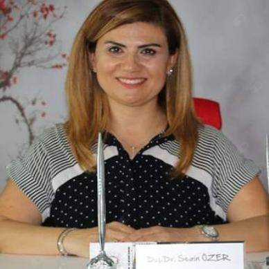 Diş hekimi Doç. Dr. Sezin Sezgin Özer