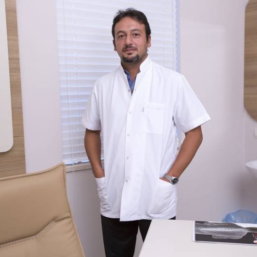Beyin ve sinir cerrahisi Dr. Mehmet Tamer Varyemez