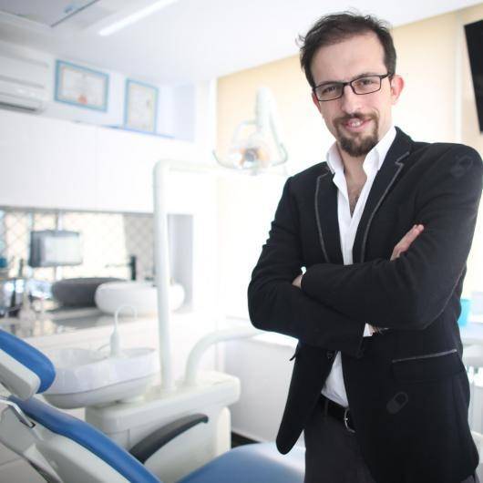 Ağız diş ve çene cerrahisi Uzm. Dr. Hüseyin Aslantürk