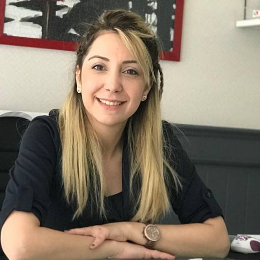 Diş hekimi Dt. Arzu Şenyiğit