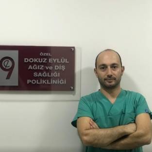 Diş hekimi Dt. Onur Ündey