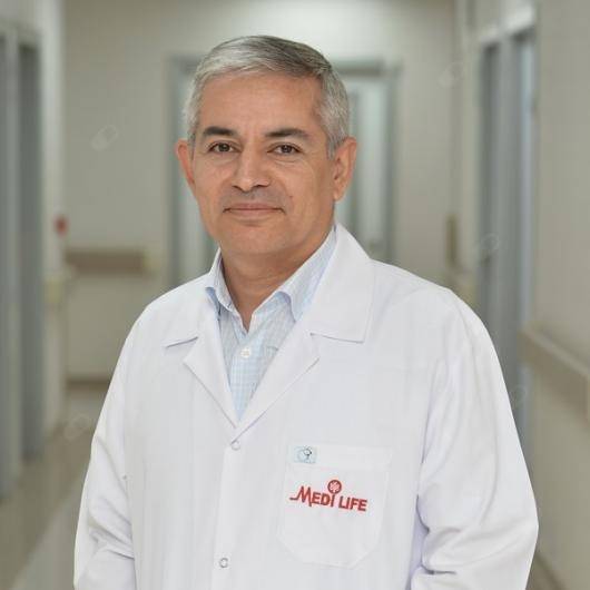 Göğüs cerrahisi Doç. Dr. Ahmet Rauf Görür