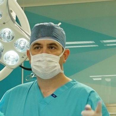 Beyin ve sinir cerrahisi Doç. Dr. Pulat Akın Sabancı