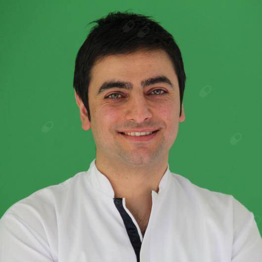 Diş hekimi Dt. Mesut Oktay