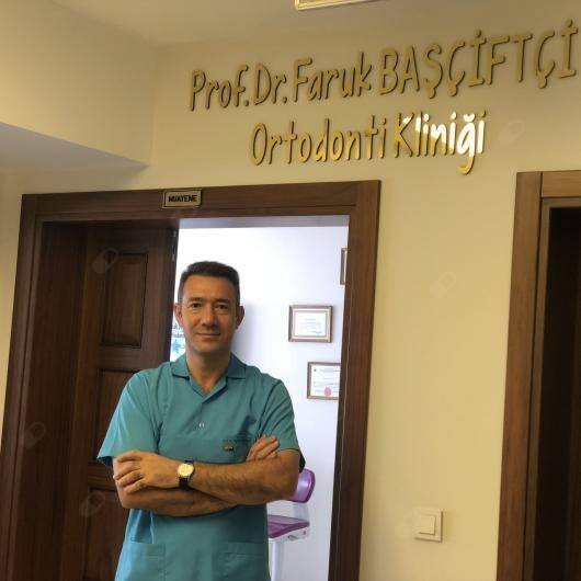 Ortodonti Prof. Dr. Faruk Ayhan Başçiftçi